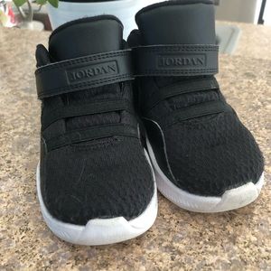 Kids Black Jordan High top shoes